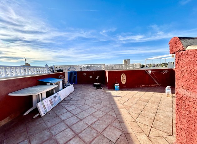 Resale - Apartment / Flat * - Torrevieja *