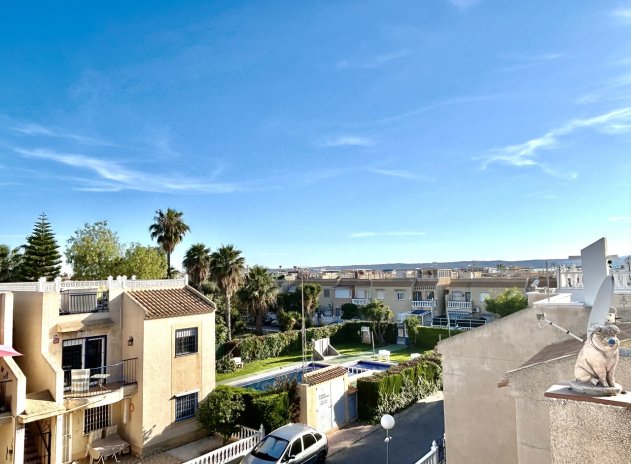 Resale - Apartment / Flat * - Torrevieja *