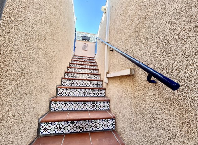 Resale - Apartment / Flat * - Torrevieja *