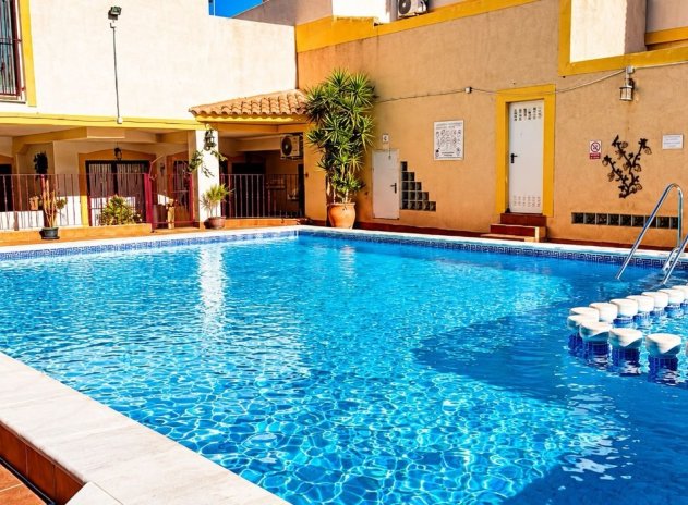 Resale - Apartment / Flat * - La Zenia *