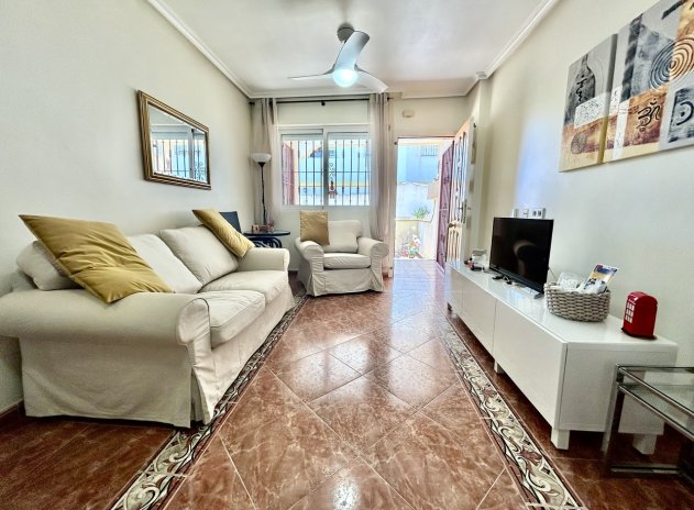 Resale - Apartment / Flat * - La Zenia *