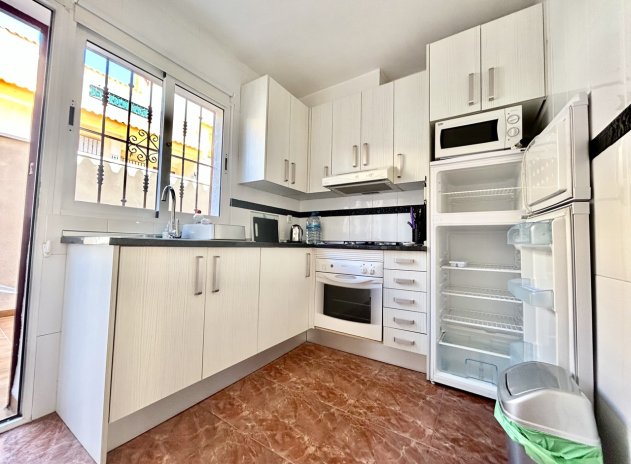 Resale - Apartment / Flat * - La Zenia *