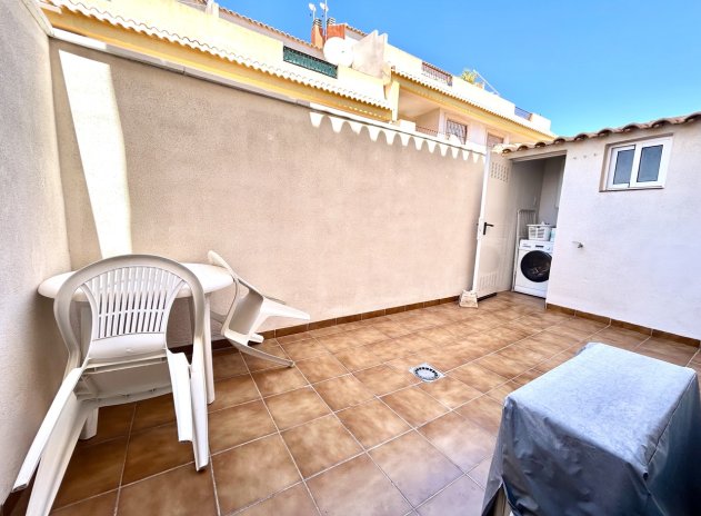 Resale - Apartment / Flat * - La Zenia *