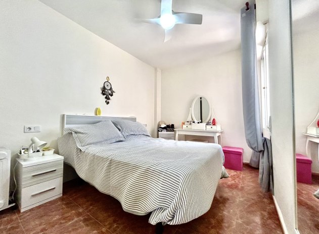 Resale - Apartment / Flat * - La Zenia *