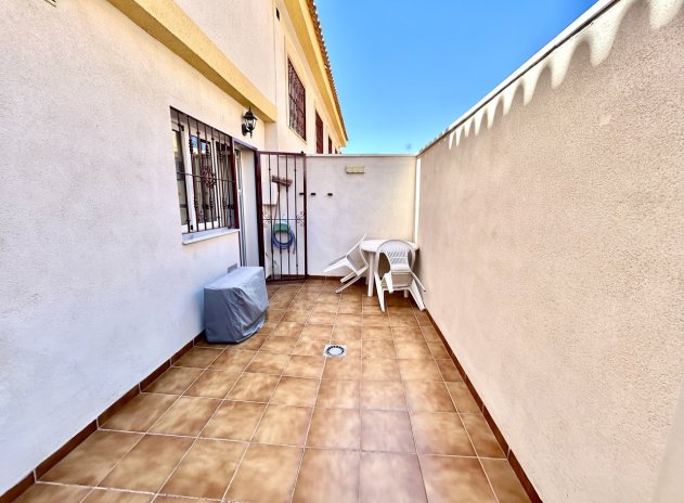 Resale - Apartment / Flat * - La Zenia *