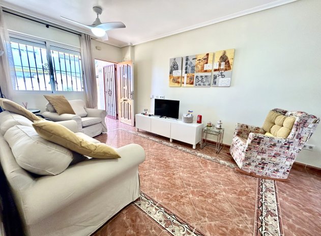 Resale - Apartment / Flat * - La Zenia *
