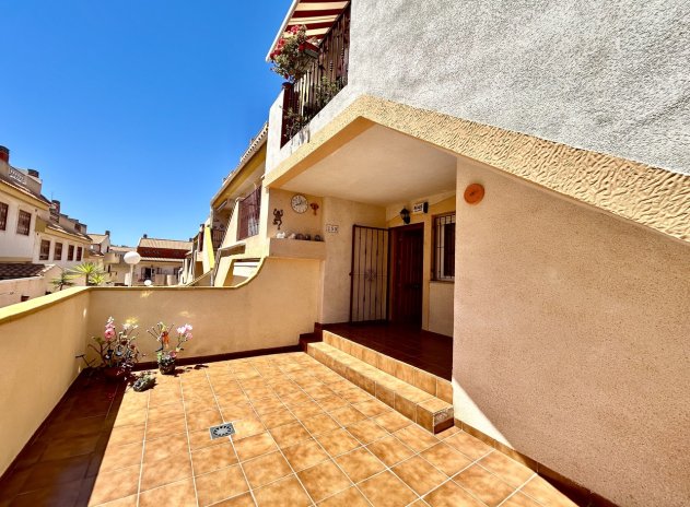 Resale - Apartment / Flat * - La Zenia *