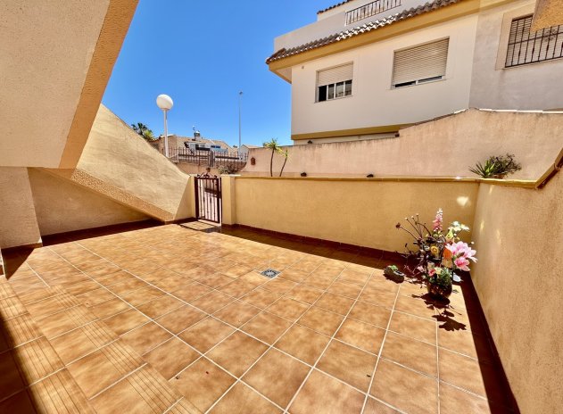 Resale - Apartment / Flat * - La Zenia *