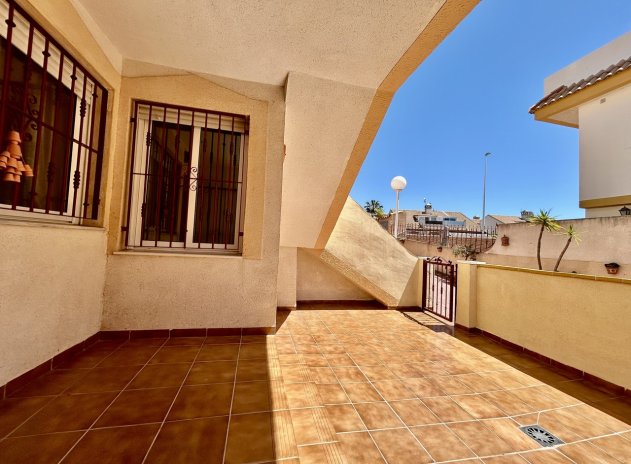 Resale - Apartment / Flat * - La Zenia *