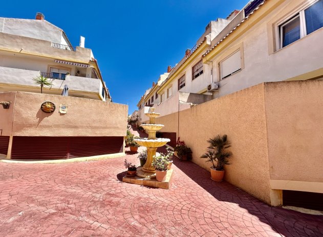 Resale - Apartment / Flat * - La Zenia *