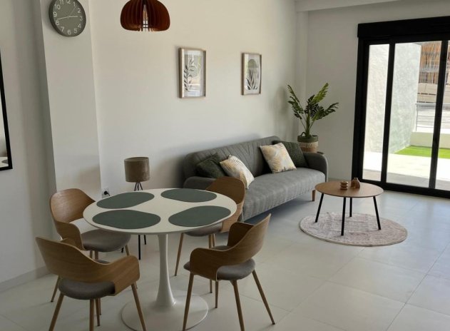 Reventa - Apartamento / Piso - San Miguel de Salinas