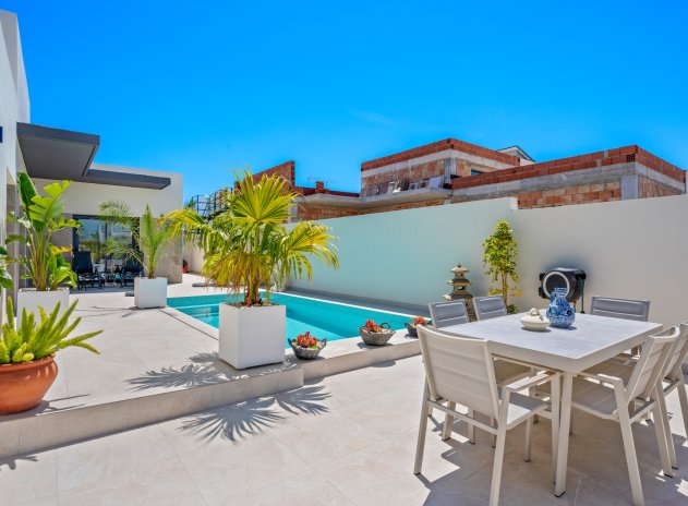 Herverkoop - 6. Detached villa - Daya Nueva - Costa Blanca South