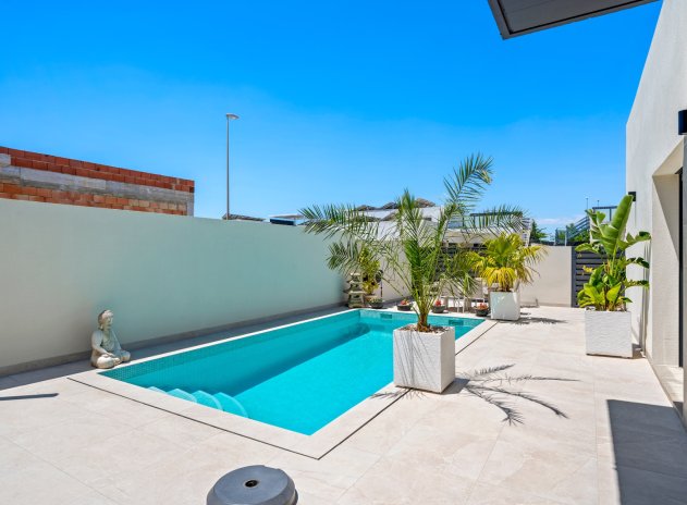 Herverkoop - 6. Detached villa - Daya Nueva - Costa Blanca South