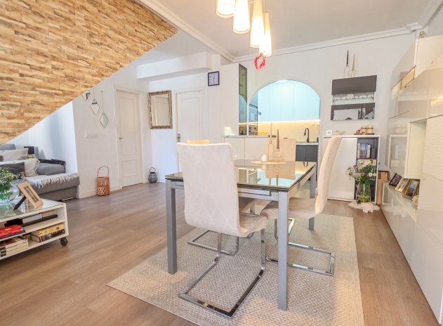 Resale - Townhouse * - Los Balcones *