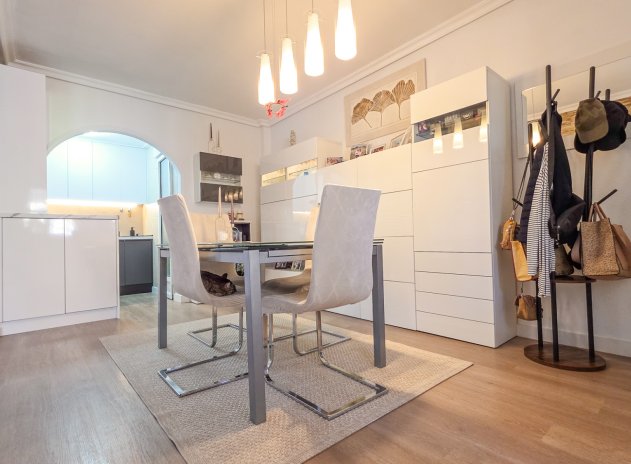 Resale - Townhouse * - Los Balcones *