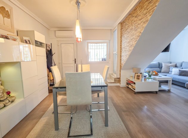 Resale - Townhouse * - Los Balcones *