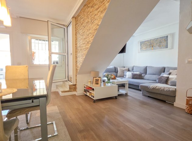 Resale - Townhouse * - Los Balcones *