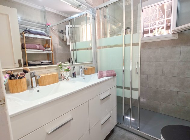 Resale - Townhouse * - Los Balcones *