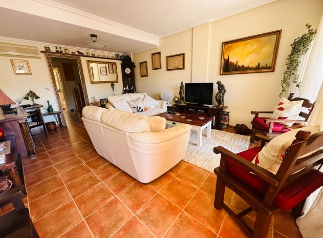 Resale - Townhouse * - Jacarilla *