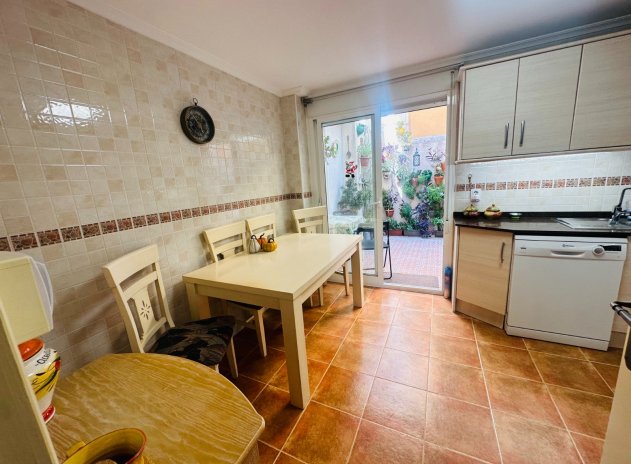 Resale - Townhouse * - Jacarilla *