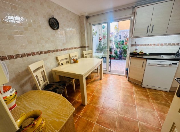 Resale - Townhouse * - Jacarilla *