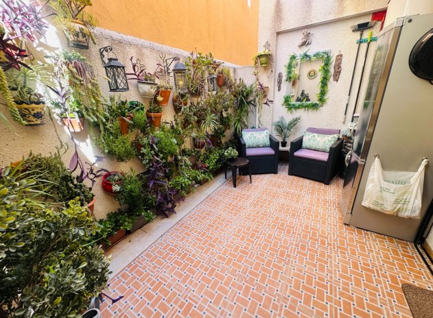 Resale - Townhouse * - Jacarilla *
