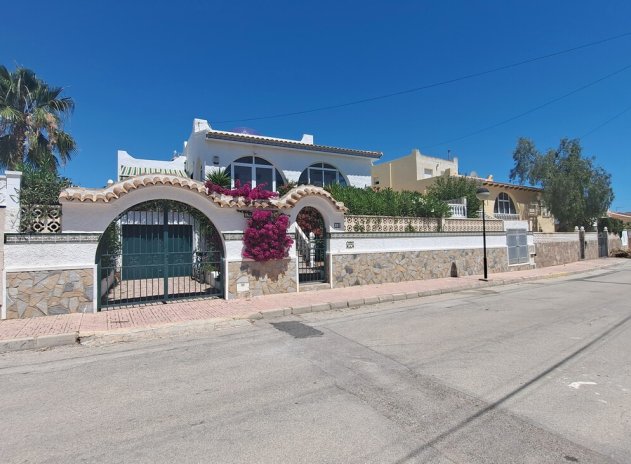 Herverkoop - Villa - San Miguel de Salinas - Blue lagoon