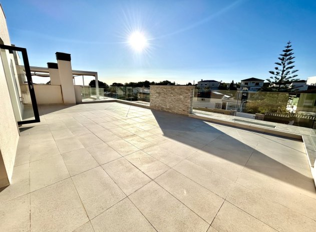 Resale - Villa * - Los Balcones *