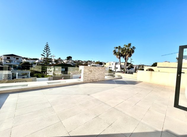 Resale - Villa * - Los Balcones *