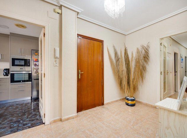 Revente - Appartement - Torrevieja - Centro - Muelle Pesquero