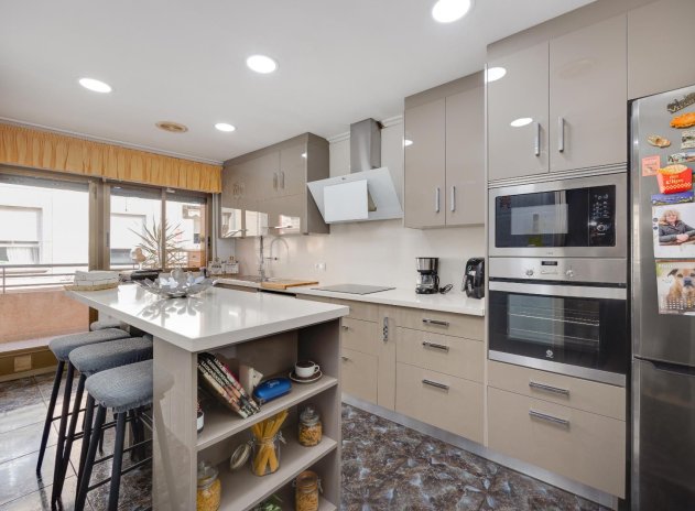 Revente - Appartement - Torrevieja - Centro - Muelle Pesquero