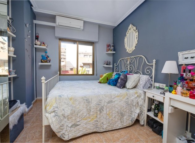 Revente - Appartement - Torrevieja - Centro - Muelle Pesquero