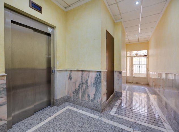 Herverkoop - Appartement - Torrevieja - Centro - Muelle Pesquero