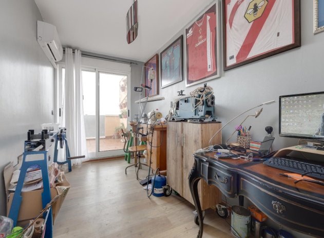 Resale - Apartment / Flat * - Pilar de la Horadada *