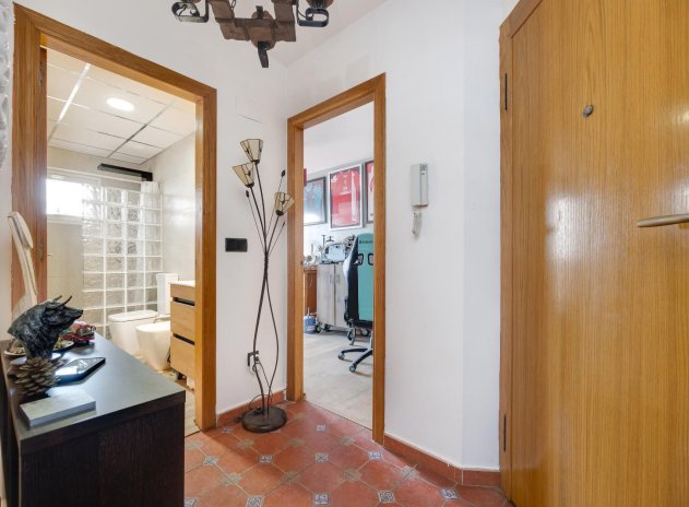 Resale - Apartment / Flat * - Pilar de la Horadada *