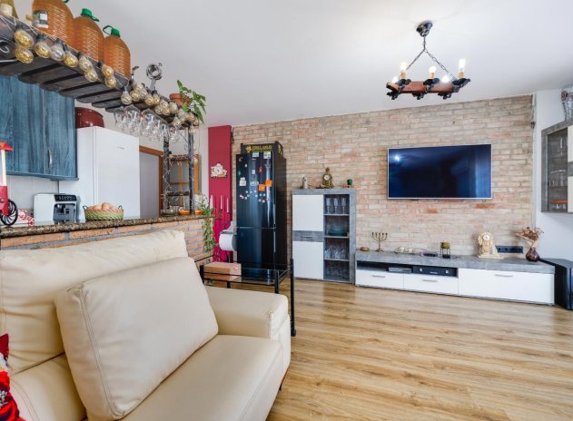 Resale - Apartment / Flat * - Pilar de la Horadada *