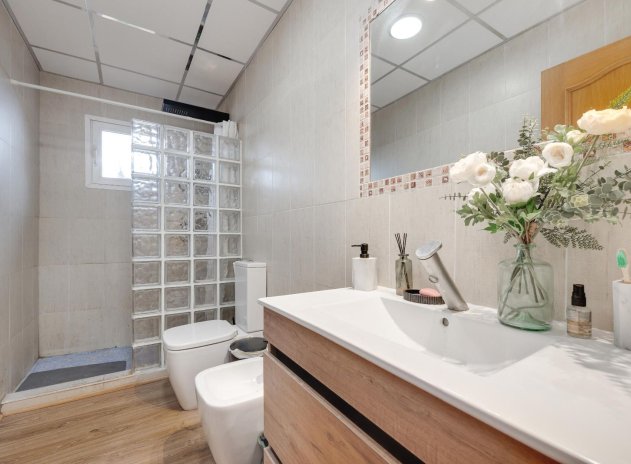 Resale - Apartment / Flat * - Pilar de la Horadada *