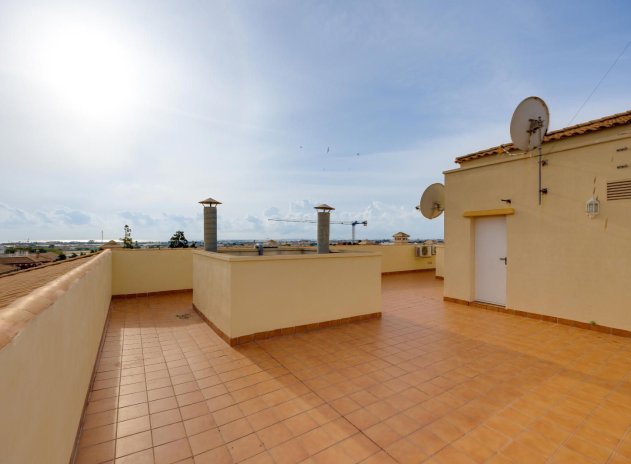 Resale - Apartment / Flat * - Pilar de la Horadada *