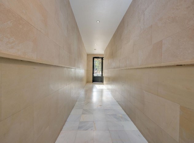 Resale - Apartment / Flat * - Pilar de la Horadada *