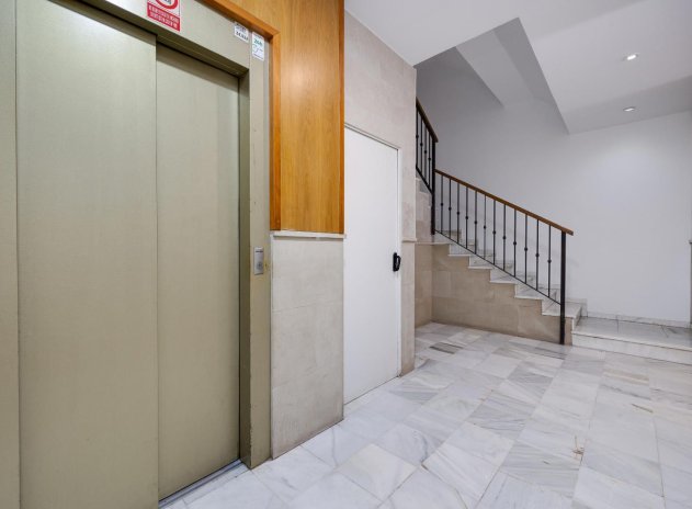 Resale - Apartment / Flat * - Pilar de la Horadada *