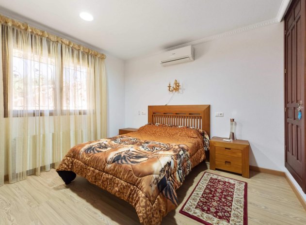 Herverkoop - Villa - Orihuela Costa - Campoamor