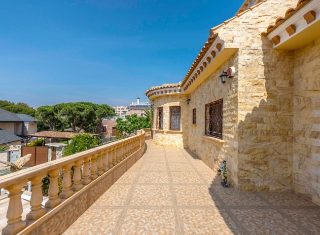 Herverkoop - Villa - Orihuela Costa - Campoamor