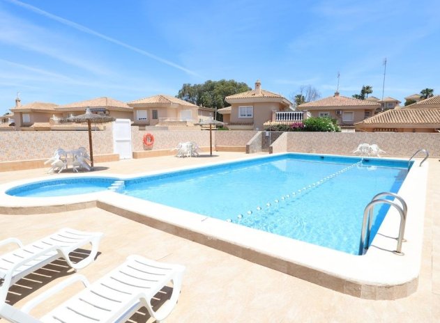 Herverkoop - Villa - Torrevieja - Los Balcones