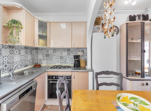 Resale - Apartment / Flat * - Guardamar del Segura * - El moncayo