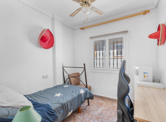 Resale - Apartment / Flat * - Guardamar del Segura * - El moncayo
