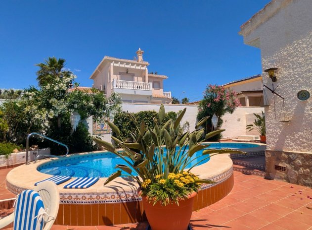 Resale - Villa * - Ciudad Quesada *