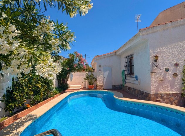 Resale - Villa * - Ciudad Quesada *