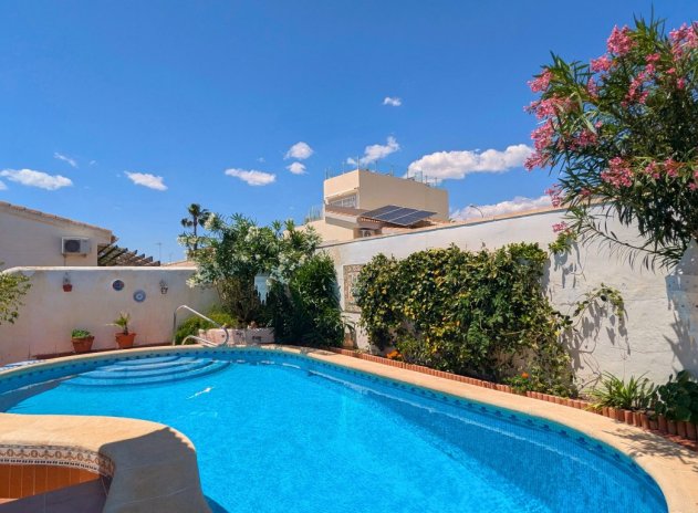 Resale - Villa * - Ciudad Quesada *