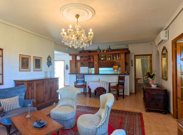 Resale - Villa * - Ciudad Quesada *