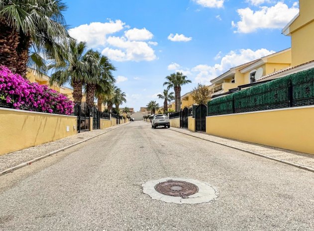 Herverkoop - Villa - Orihuela Costa - Los Dolses